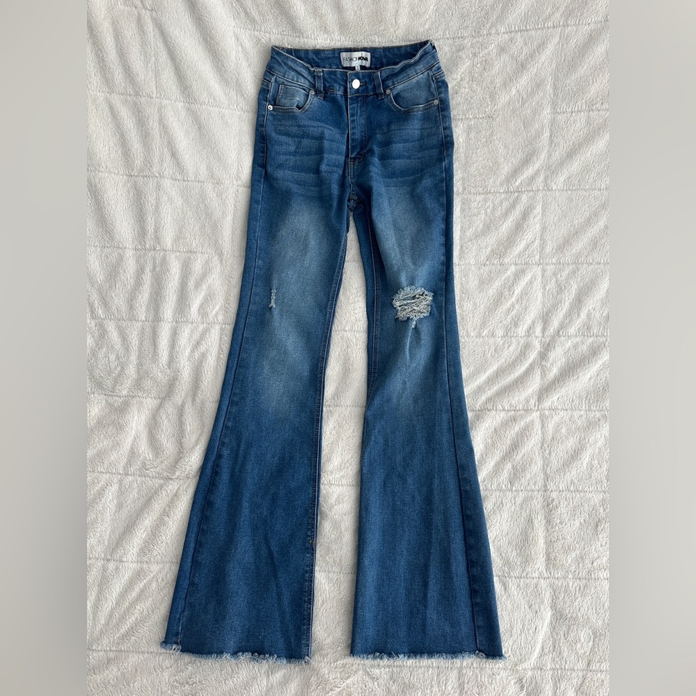 Fashion Nova Flare Jeans size 7 TALL